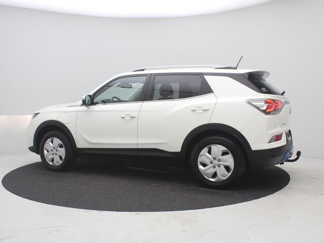 Ssangyong KORANDO E-Motion Platinum 2WD 64 kWh / Trekhaak / 1500KG Trekgewicht / Actieradius 339 km WLTP / Navigatie / LED / Apple CarPlay & Android Auto / Adaptieve Cruise Control / Stoel & Stuurwiel verwarming /