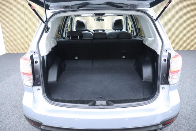 Subaru FORESTER 2.0 Premium AWD | Cruise-control | Afneembare Trekhaak | Elek. Panoramadak | Elek. Achterklep | Camera | Leder | Clima | Keyless | Navigatie