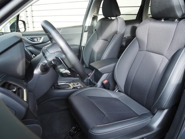 Subaru FORESTER 2.0i e-BOXER Luxury - Dealer onderhouden