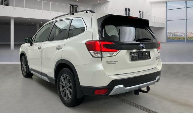 Subaru FORESTER 2.0i e-BOXER Comfort Trekhaak/Zomer + winter wielen/Camera.