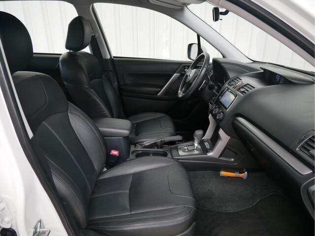 Subaru FORESTER 2.0 Nagano met leer en navigatie