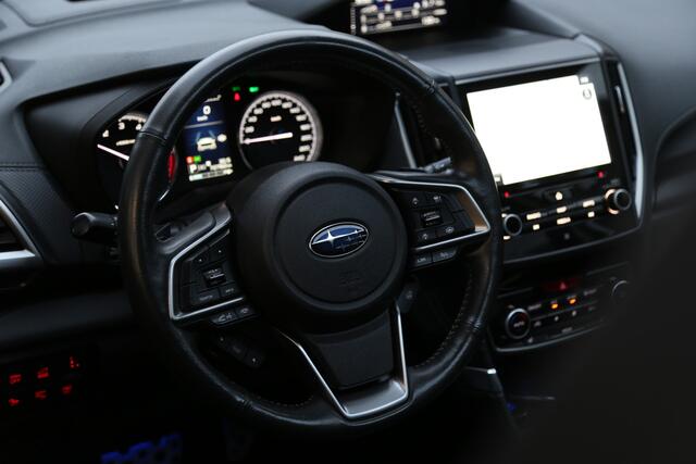 Subaru FORESTER 2.0i e-BOXER Premium Schuifdak Leer LED Camera ACC