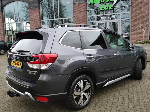 Subaru FORESTER 2.0i e-BOXER First Edition Panoramadak - Trekhaak - Leder - 18Inch LMV