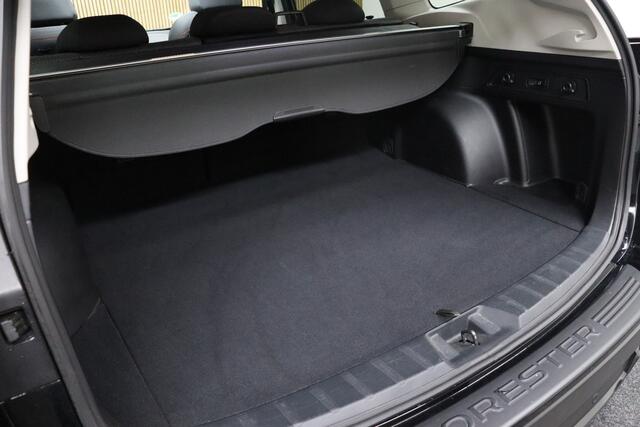 Subaru FORESTER 2.0i e-BOXER Sport Black Edition AWD | Elek. Glazen Panoramadak | Adaptive-cruise | Trekhaak | Camera | Clima | Navigatie | Elek. Achterklep | Apple Carplay & Android Auto | Keyless | Stoelverwarming | Dodehoekdetectie