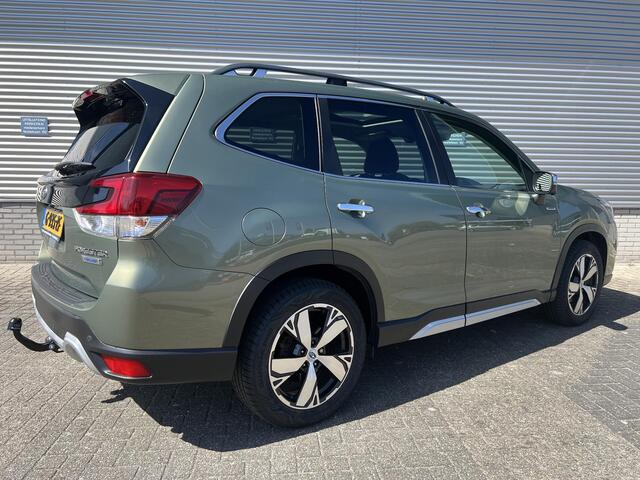 Subaru FORESTER 2.0i e-BOXER First Edition Automaat | Lage Kilometerstand | Trekhaak | All Season Banden | Elek. Schuif/Kantel Dak | Apple Carplay & Android Auto | Climate Control | 18" LM Velgen