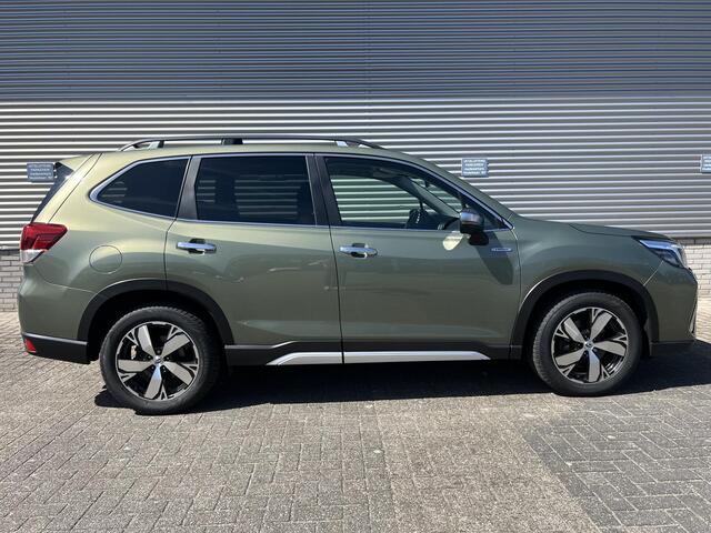 Subaru FORESTER 2.0i e-BOXER First Edition Automaat | Lage Kilometerstand | Trekhaak | All Season Banden | Elek. Schuif/Kantel Dak | Apple Carplay & Android Auto | Climate Control | 18" LM Velgen
