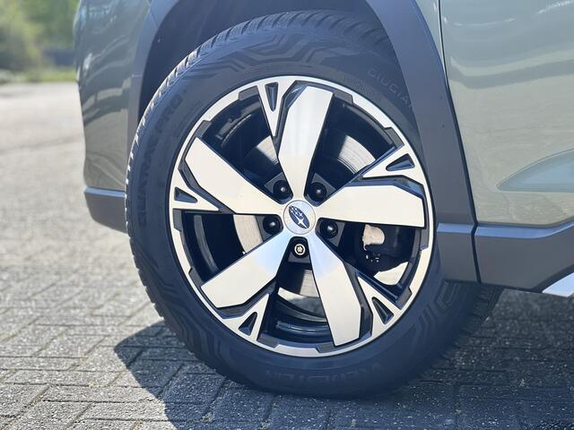 Subaru FORESTER 2.0i e-BOXER First Edition Automaat | Lage Kilometerstand | Trekhaak | All Season Banden | Elek. Schuif/Kantel Dak | Apple Carplay & Android Auto | Climate Control | 18" LM Velgen
