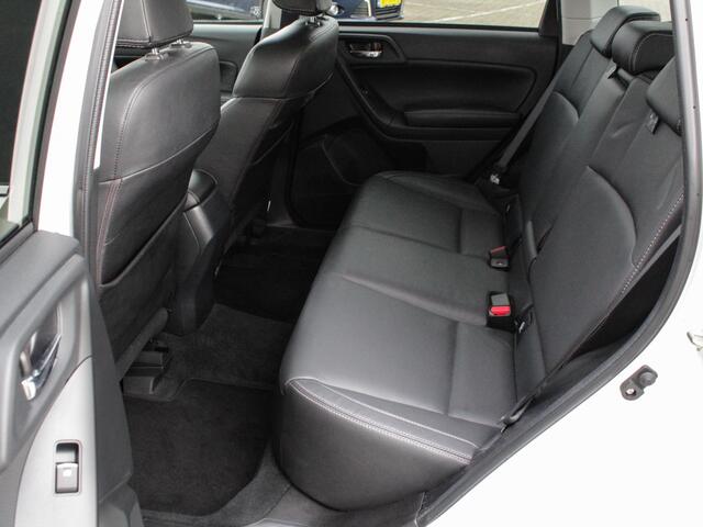 Subaru FORESTER 2.0 Premium | Navi | Cruise | Clima | Panodak | Trekhaak