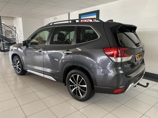 Subaru FORESTER 2.0i e-BOXER Luxury Trekhaak / Winterwielen / vol opties