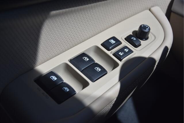 Subaru OUTBACK 2.5i Premium | Trekhaak | Led |