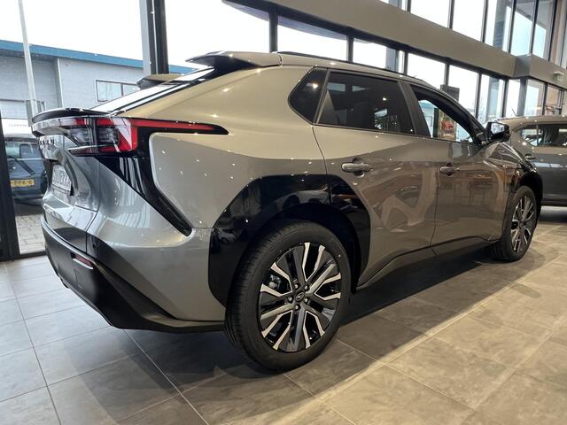 Subaru SOLTERRA 4E-xperience 73.1 kWh | NIEUW MODEL!!! | 100% Elektrisch | Uit Voorraad Leverbaar | Panoramisch Dak | Dubbelen Draadloze Telefoonoplader | Nieuw Multimedia Systeem