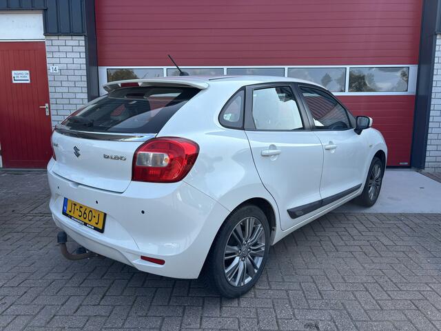 Suzuki BALENO 1.2 Exclusive TREKHAAK / XENON / STOELVERW / PDC / CRUISE / BLUETOOTH / AIRCO / ELEK RAMEN / NL-AUTO