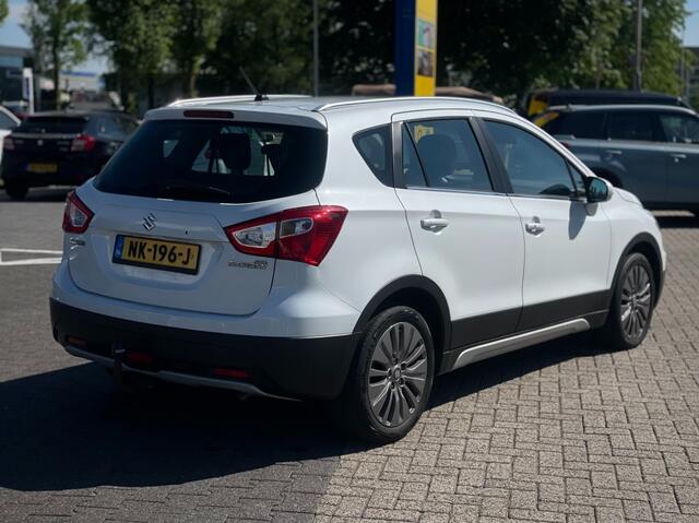 Suzuki S-Cross 1.6 EXCLUSIVE TREKHAAK CRUISE ECC