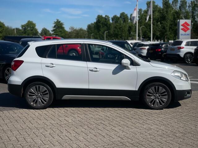 Suzuki S-Cross 1.6 EXCLUSIVE TREKHAAK CRUISE ECC