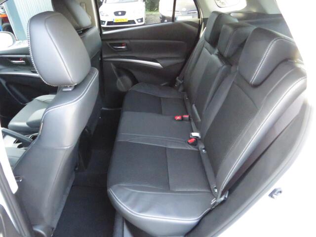 Suzuki S-Cross 1.5 Hybrid Style, 360 Camera, Parkeersensoren, Nieuw met 6 jaar GARANTIE!