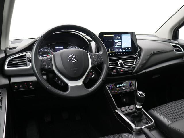 Suzuki S-Cross 1.4 Boosterjet Style Smart Hybrid / Trekhaak Afn. / 1500KG Trekgewicht / Keyless Entry / Panoramadak / Adaptieve Cruise / Apple Carplay / 360 Camera / Historie Bekend / Navigatie / Stoelverwarming voor /