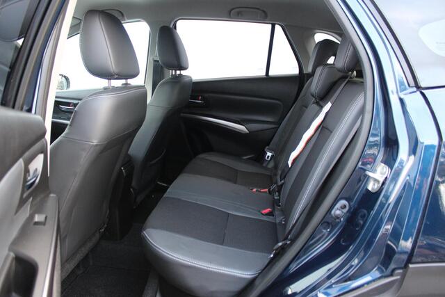 Suzuki S-Cross 1.4 Boosterjet Style Smart Hybrid Trekhaak, Keyless, Draadloos Carplay, Stijl uitvoering!