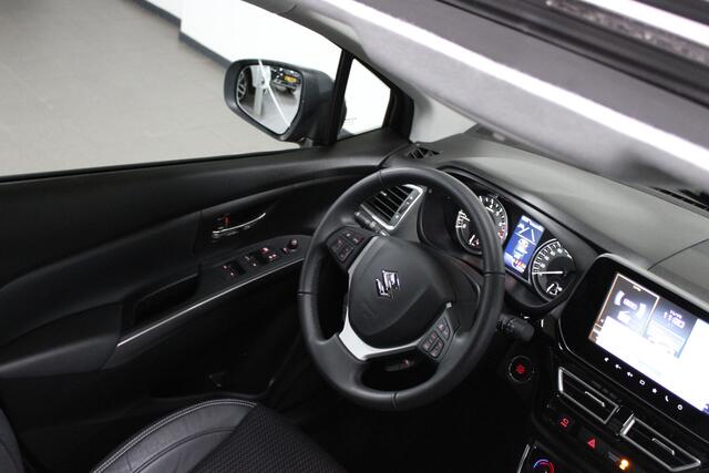 Suzuki S-Cross 1.4 Boosterjet Style Smart Hybrid / 360° Camera / Panorama-dak / 1500kg trekgewicht /