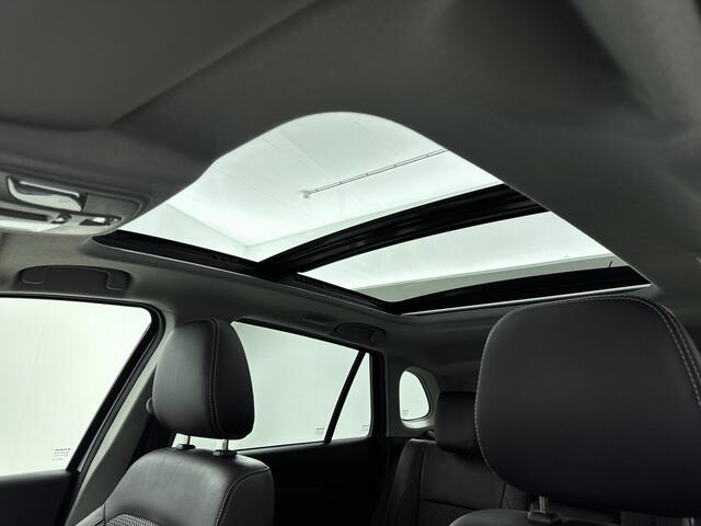 Suzuki S-Cross 1.4 Boosterjet Style Smart Hybrid Limited | 360° Camera | Glazen Dak | Lederen/Stof Bekleding | Navigatie | Parkeersensoren V+A | Metallic Lak | Lichtmetalen Velgen |