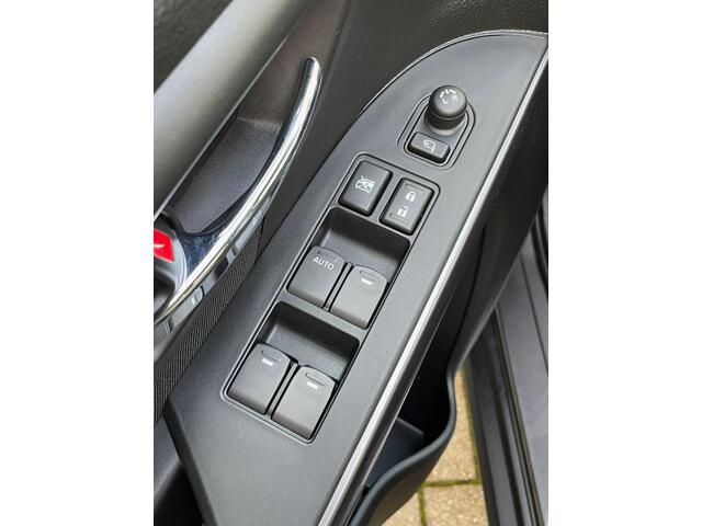 Suzuki S-Cross 1.4 Boosterjet Select Smart Hybrid Navigatie ( via Apple Caprlay/Android Auto ), Climate Control, Cruise Control, 17"Lm, Keyless Entry