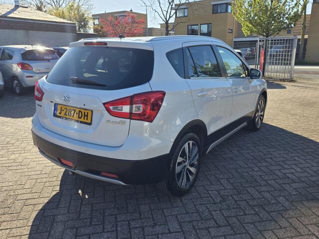 Suzuki S-Cross 1.4 B.jet Stijl, leder interieur, panoramadak. Trekhaak.