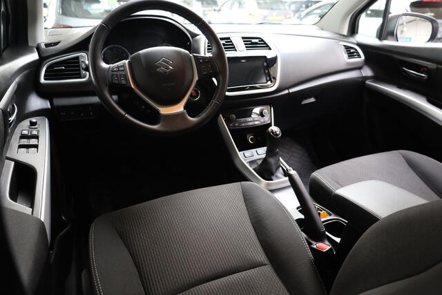 Suzuki S-Cross 1.0 Boosterjet Exclusive TREKHAAK-AFN STOELVERW. CARPLAY CAMERA ADAPTIVE-CRUISE NAVI CRUISE CLIMA 2XPDC 17''LMV DEALERONDH.