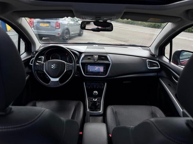 Suzuki S-Cross 1.4 BOOSTERJET SMART HYBRID STYLE PANO TREKHAAK LEER CARPLAY
