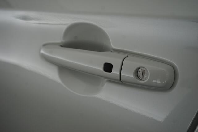 Suzuki SWIFT 1.2 Style Smart Hybrid