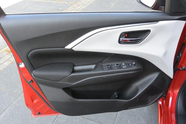 Suzuki SWIFT 1.2 Style AllGrip (4x4) 5-deurs Smart Hybrid Navigatie/Cruise