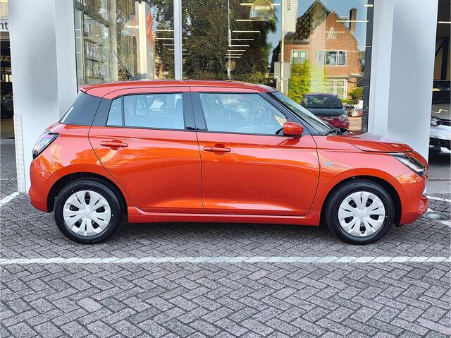 Suzuki SWIFT 1.2 COMFORT SMART HYBRID TE BESTELLEN | Met 6 JAAR GARANTIE! | Inclusief ¤ 2.300,- Voorraad Voordeel