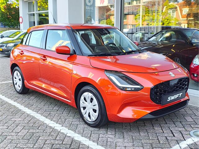 Suzuki SWIFT 1.2 COMFORT SMART HYBRID TE BESTELLEN | Met 6 JAAR GARANTIE! | Inclusief ¤ 2.300,- Voorraad Voordeel