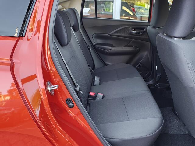 Suzuki SWIFT 1.2 COMFORT SMART HYBRID TE BESTELLEN | Met 6 JAAR GARANTIE! | Inclusief ¤ 2.300,- Voorraad Voordeel