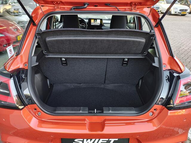 Suzuki SWIFT 1.2 COMFORT SMART HYBRID TE BESTELLEN | Met 6 JAAR GARANTIE! | Inclusief ¤ 2.300,- Voorraad Voordeel