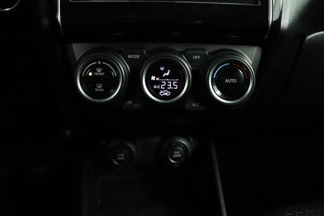 Suzuki SWIFT 1.2 Stijl Smart Hybrid | Climate control | Cruise control adaptive | Navigatie | Spoiler | Camera | Lichtmetalen velgen |