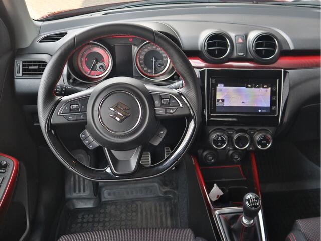 Suzuki SWIFT 1.4 Sport Smart Hybrid | Cr.Control | Stoelverw | Navi | BT | Camera | ECC | 17"LMV | LED |