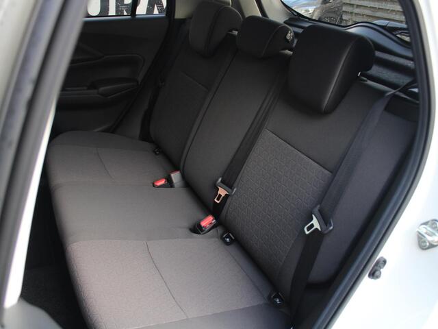 Suzuki SWIFT 1.2 Style Smart Hybrid GT-Styling Pakket + Extra Accessoires t.w.v. ¤3.500,- Navigatie, Parkeersensoren, Adaptieve Cruise Control, Automatisch Inklapbare Spiegels