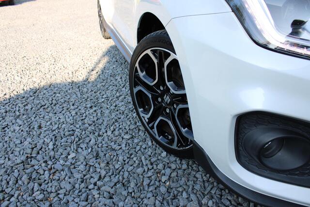 Suzuki SWIFT 1.4 Sport met Apple Carplay/ Android Auto, Dealer Cruise control en Achteruitrij Camera.