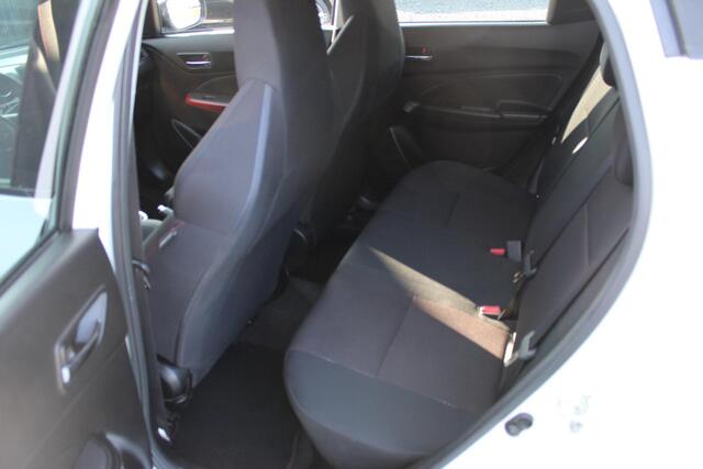 Suzuki SWIFT 1.4 Sport met Apple Carplay/ Android Auto, Dealer Cruise control en Achteruitrij Camera.