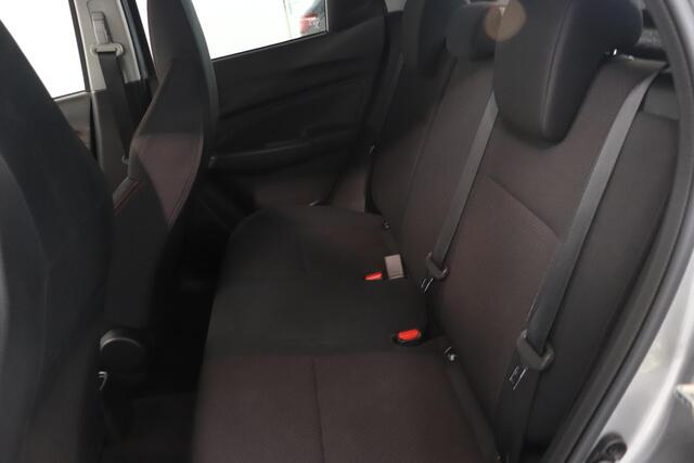 Suzuki SWIFT 1.4 Sport Smart Hybrid | Camera | Climate Control | 18"Lichtmetaal | Body kit | AppleCarplay AndroidAuto | LED |