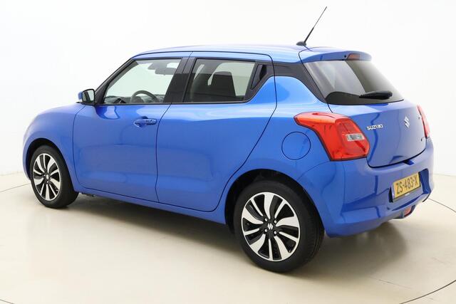 Suzuki SWIFT 1.2 Stijl Smart Hybrid | Navigatie | Stoelverwarming | Climate control | Lichtmetalen velgen | Extra getint glas | Cruise control | Camera
