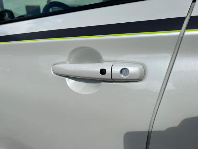 Suzuki SWIFT 1.2 Style Smart Hybrid Parelmoer wit!