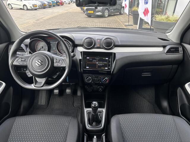 Suzuki SWIFT 1.2 Select Smart Hybrid Cruise control/ Apple CarPlay