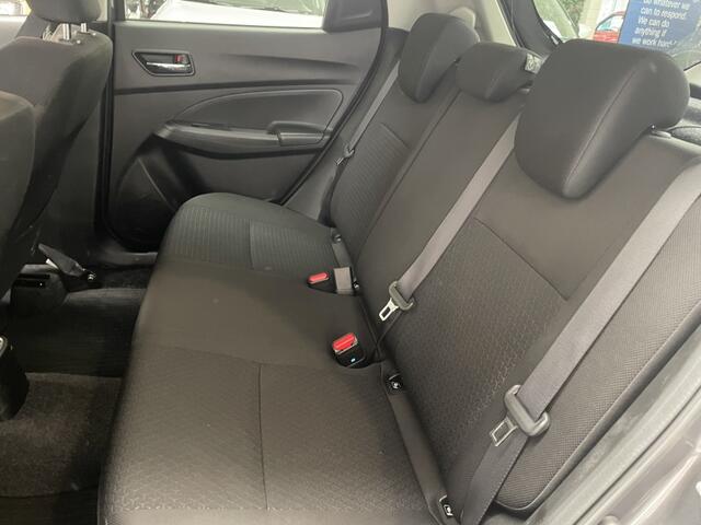 Suzuki SWIFT 1.2 Style Smart Hybride [ CLIMA I CAMERA I CARPLAY I NAVI ]