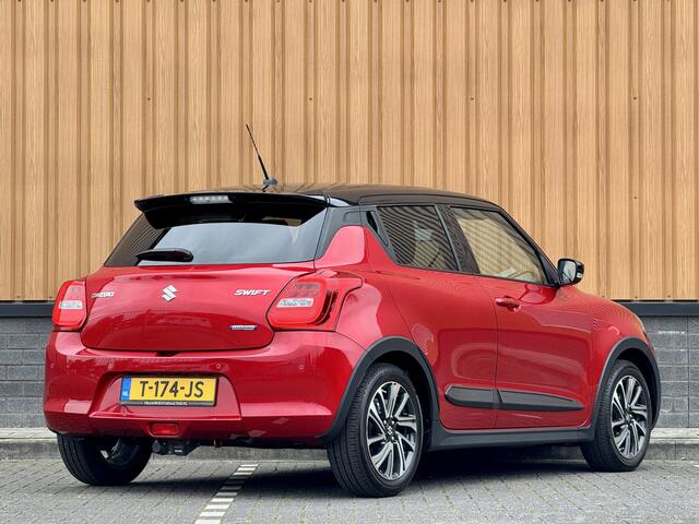 Suzuki SWIFT 1.2 Style Smart Hybrid | Apple Carplay | Android Auto | Camera | Lane Assist | Dodehoeksensor | Navigatie | Stoelverwarming | Afneembare Trekhaak | 16" Lichtmetaal | DAB |