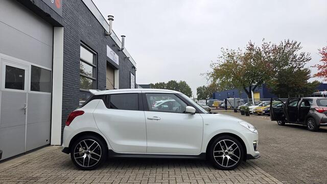 Suzuki SWIFT 1.0 Sportline | SPOILERPAKKET | Android/CarPlay | STOELVERWARMING | DEALER ONDERHOUDEN