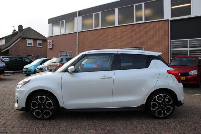 Suzuki SWIFT 1.4 Sport Hybrid | 6 jaar Garantie | Carplay | Adapt. cruise | Clima | Keyless |