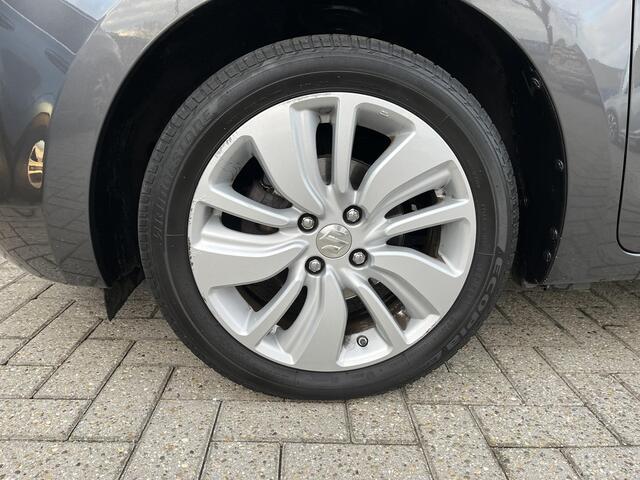 Suzuki SWIFT 1.2 Select | Dealeronderhouden | Camera | Stoelverwarming | Two-Tone lak |