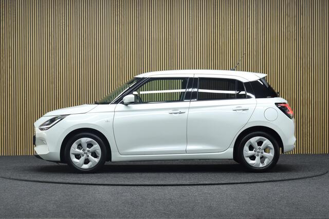 Suzuki SWIFT 1.2 Select Smart Hybrid | Uit Voorraad Leverbaar! | Adaptive-cruise | Camera | Airco | Navigatie | Apple Carplay & Android Auto | Parkeerhulp | Keyless | Dodehoekdetectie