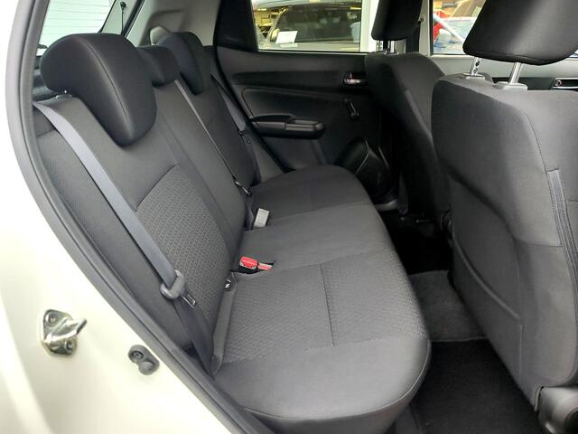 Suzuki SWIFT 1.2 SELECT AUTOMAAT Navigatie | Camera | All Seasonbanden