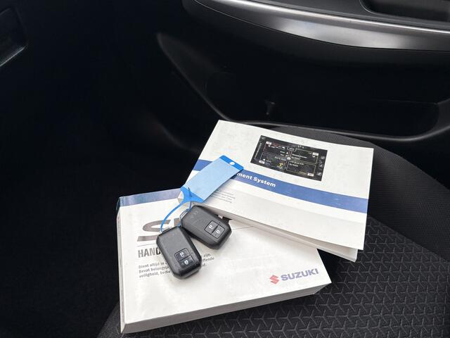 Suzuki SWIFT 1.2 Style Smart Hybrid clima camera